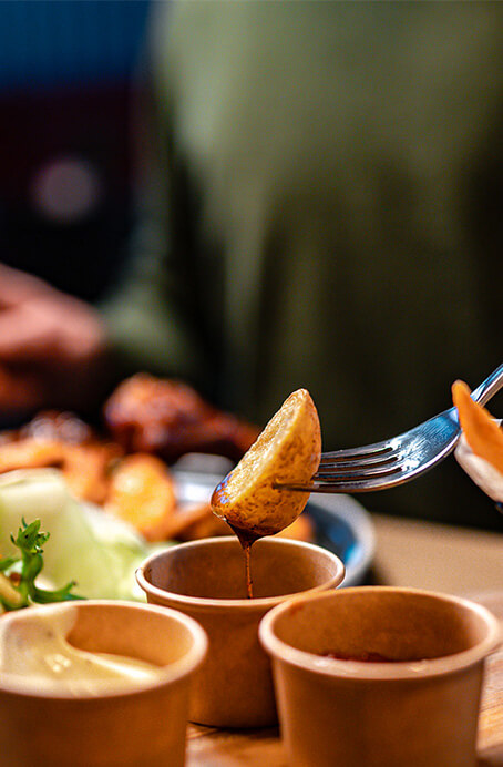 Portie frietjes in een bakje